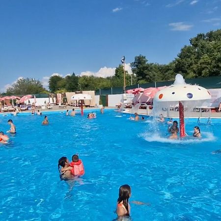 Royalwings Apartman Jagodina Exterior foto